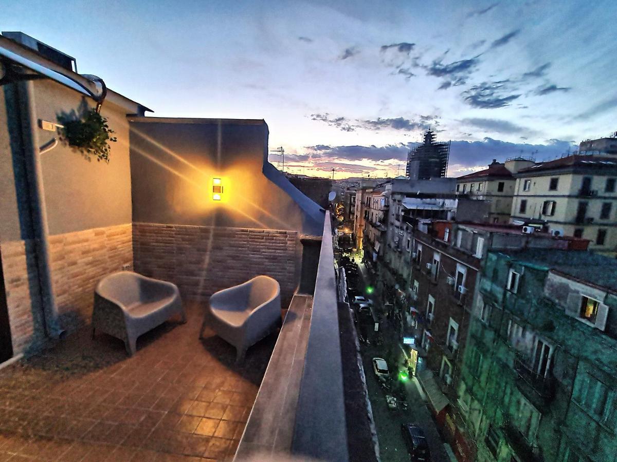 City Focus Apartments Napoli Bagian luar foto