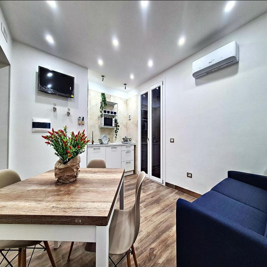 City Focus Apartments Napoli Bagian luar foto